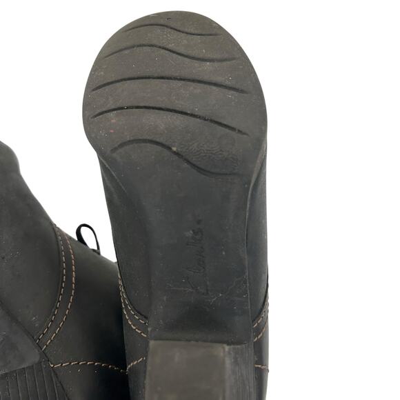 Clarks Bergen Black Leather Heeled Booties Sz 8.5 - Picture 8 of 10